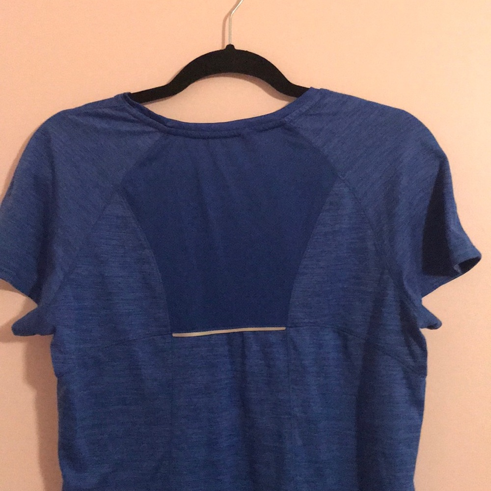Workout top - Picture 4 of 4